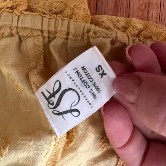 Loveshackfancy Crew Neck Short Sleeve Crop Top - Picture 3 of 4